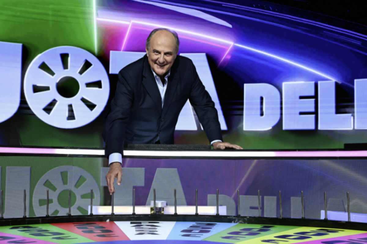 Dopo alcune dichiarazioni di Fabrizio Corona riguardo al loro rapporto, i due protagonisti hanno scelto di rispondere con leggerezza