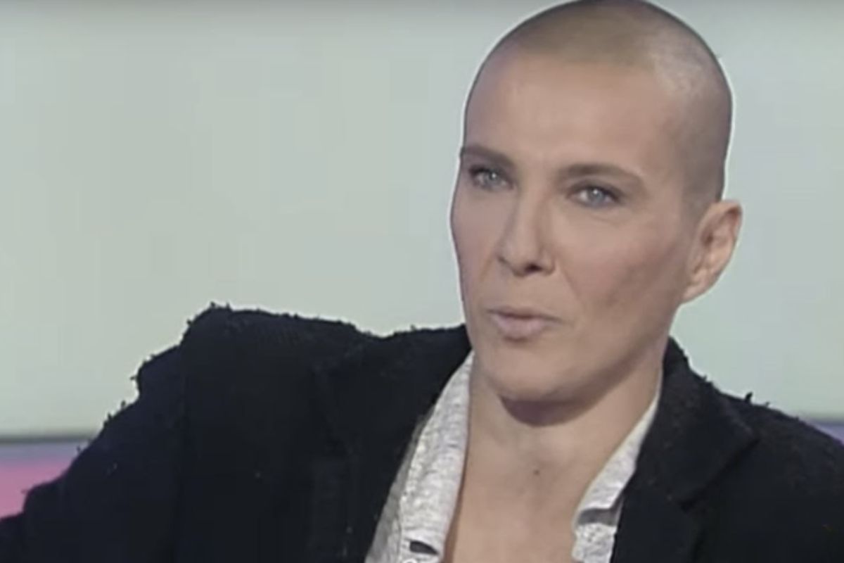 Oltre al rapporto con il padre, Rosalinda Celentano si è distinta per il suo impegno artistico e personale. La sua carriera spazia dal cinema al teatro
